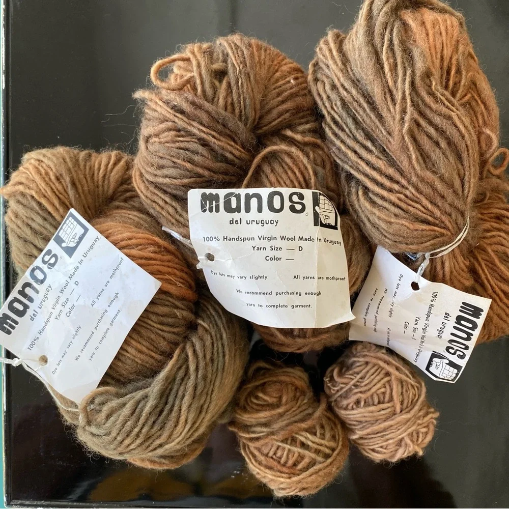 Handspun Virgin Wool by Manos del Uruguay. Bundle of 4 hanks + 3 partial cakes - Picture 4 of 12